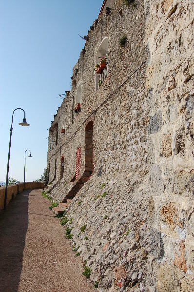 Capalbio prima cerchia muraria