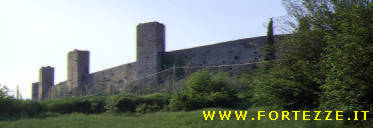 Fortezza di Monteriggioni vista dalla Cassia