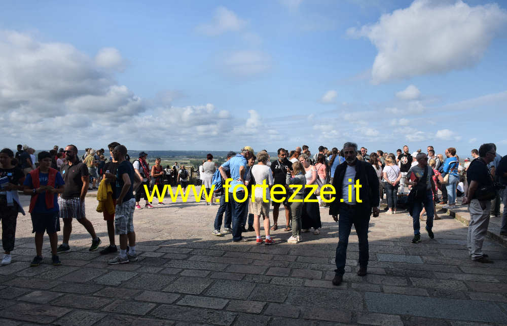 Piazzale davanti al Sagrato dell'Abbazia