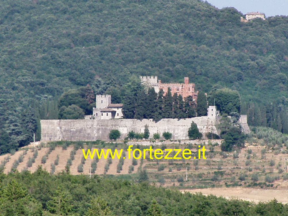 Il castello di Brolio visto dal castello di Cacchiano