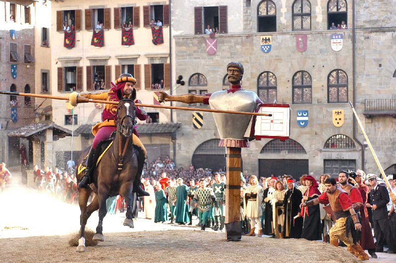 La Carriera Porta del Foro