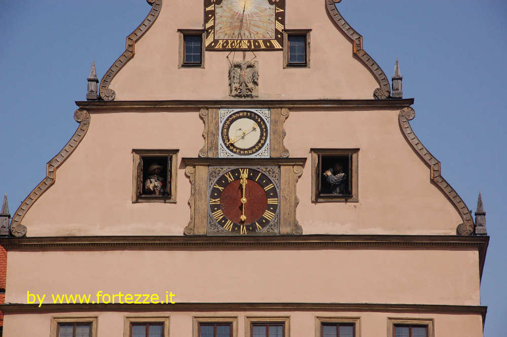 Vecchio Municipio (Ratstrinkstube) con la riproduzione della scena del Meistertrunk